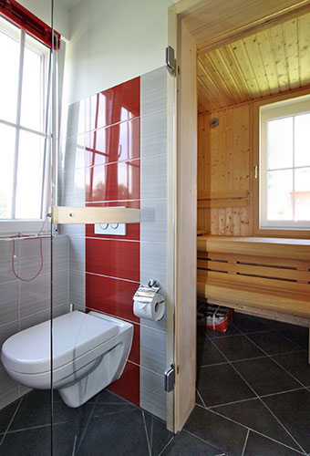 Bad mit Sauna im Erdgeschoss